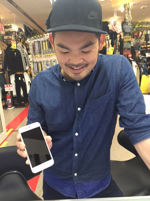 I.Eさん(20代)男性|iPhone6のガラス割れ修理